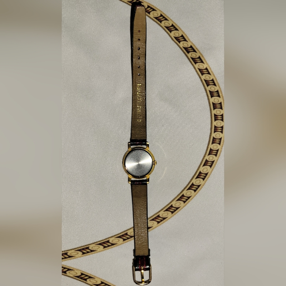 Gucci Women's Watch - Picture 3 of 3